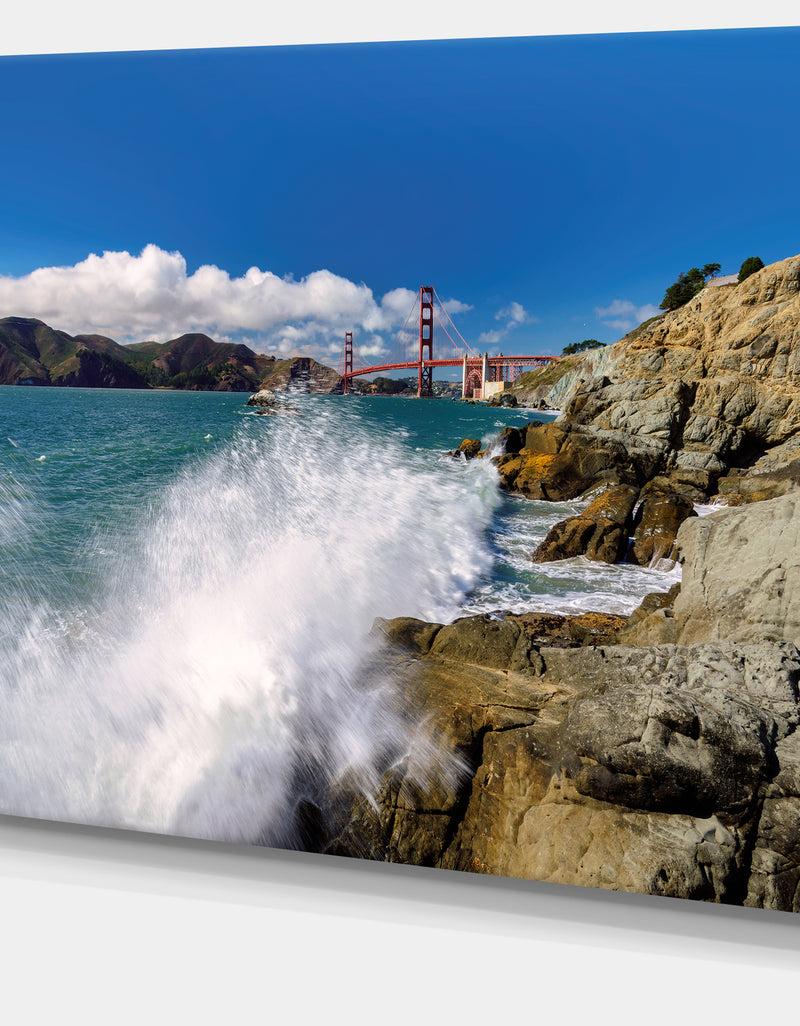 DesignQ Golden Gate Bridge In San Francisco - Large Seashore Canvas Print