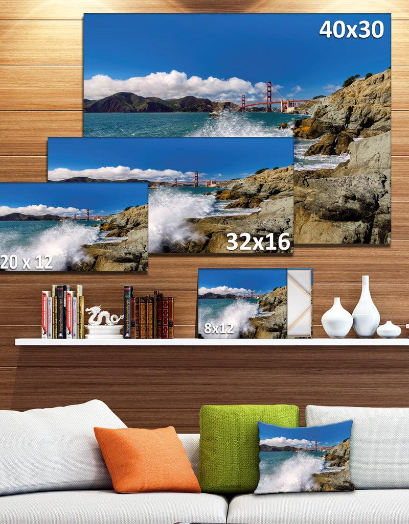 DesignQ Golden Gate Bridge In San Francisco - Large Seashore Canvas Print