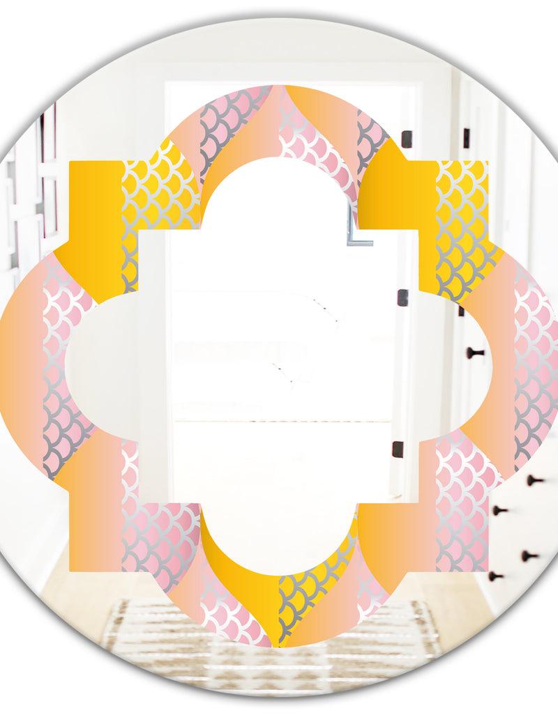 DesignQ Golden Geometrical Diamond Pattern IV - Modern Round Or Oval Wall Mirror - Quatrefoil