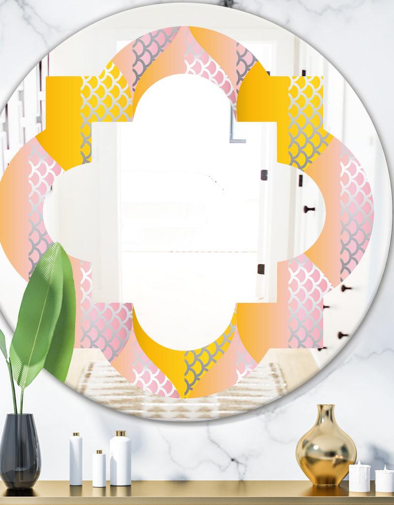 DesignQ Golden Geometrical Diamond Pattern IV - Modern Round or Oval Wall Mirror - Quatrefoil