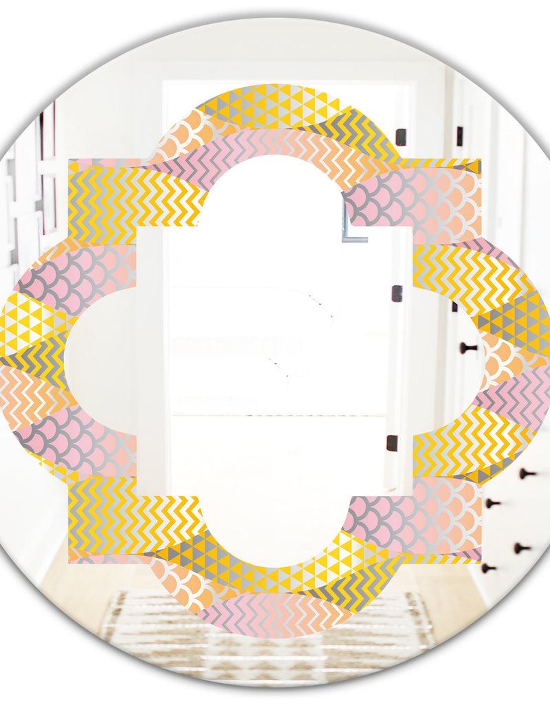 DesignQ Golden Geometrical Fish Scale - Modern Round Or Oval Wall Mirror - Quatrefoil