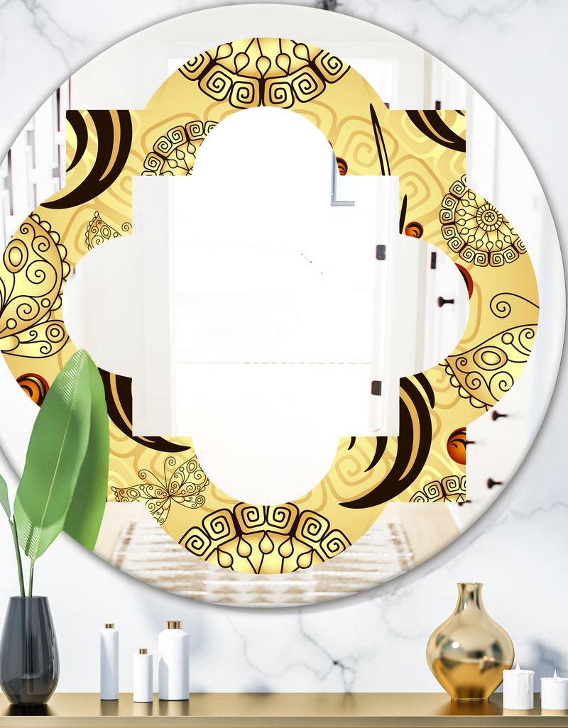 DesignQ Golden Luxury Pattern I - Modern Round or Oval Wall Mirror - Quatrefoil