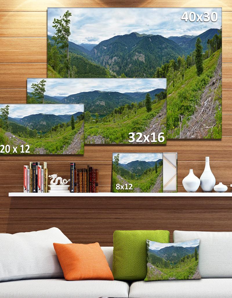DesignQ Green Mountains Panorama - Modern Landscpae Wall Art