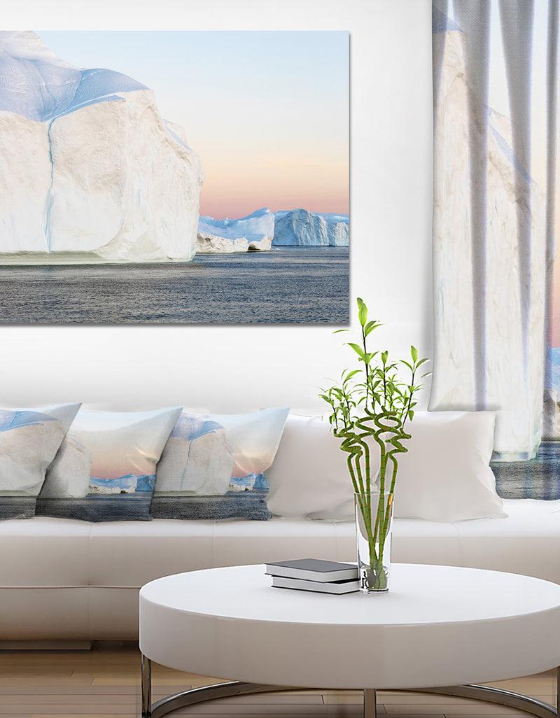 DesignQ Greenland Ices of Polar Regions - Modern Seashore Canvas Wall Art
