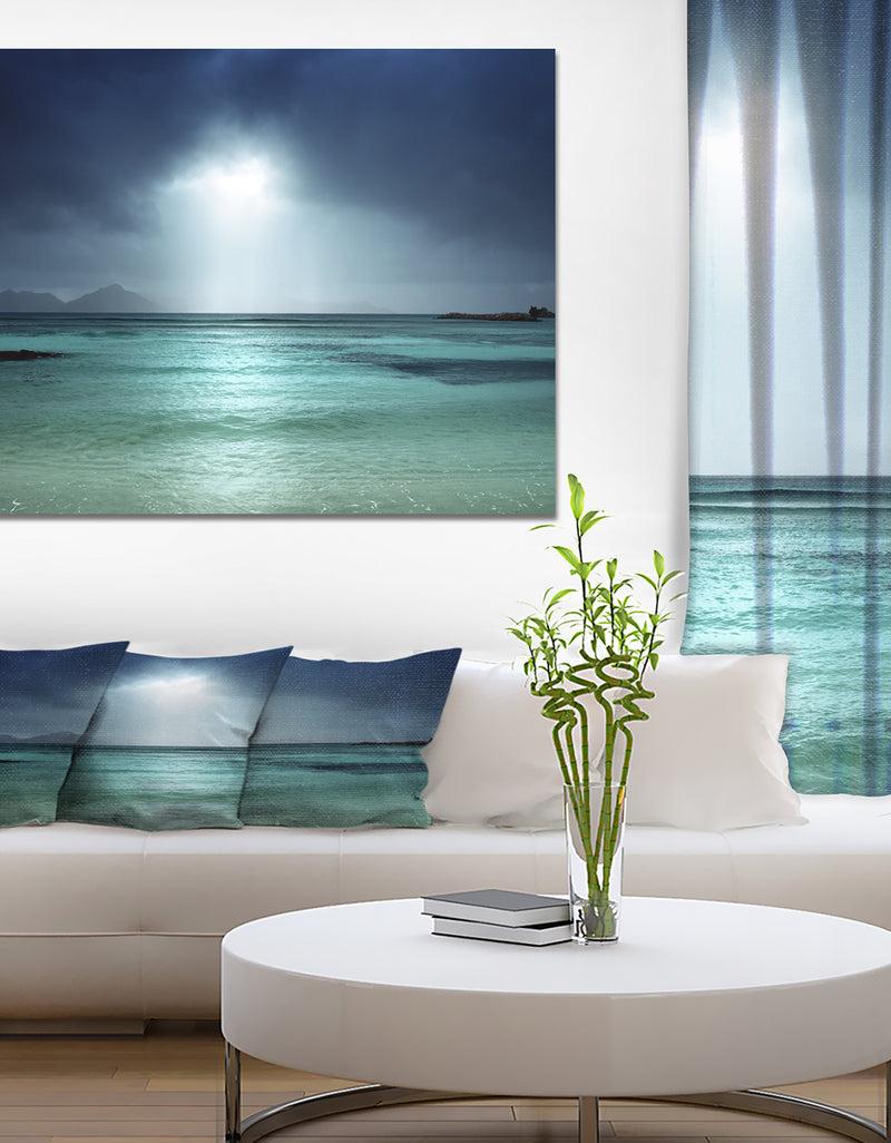 DesignQ Grey sky on the beach of la Digue island Seychelles - Sea & Shore Photographic on wrapped Canvas
