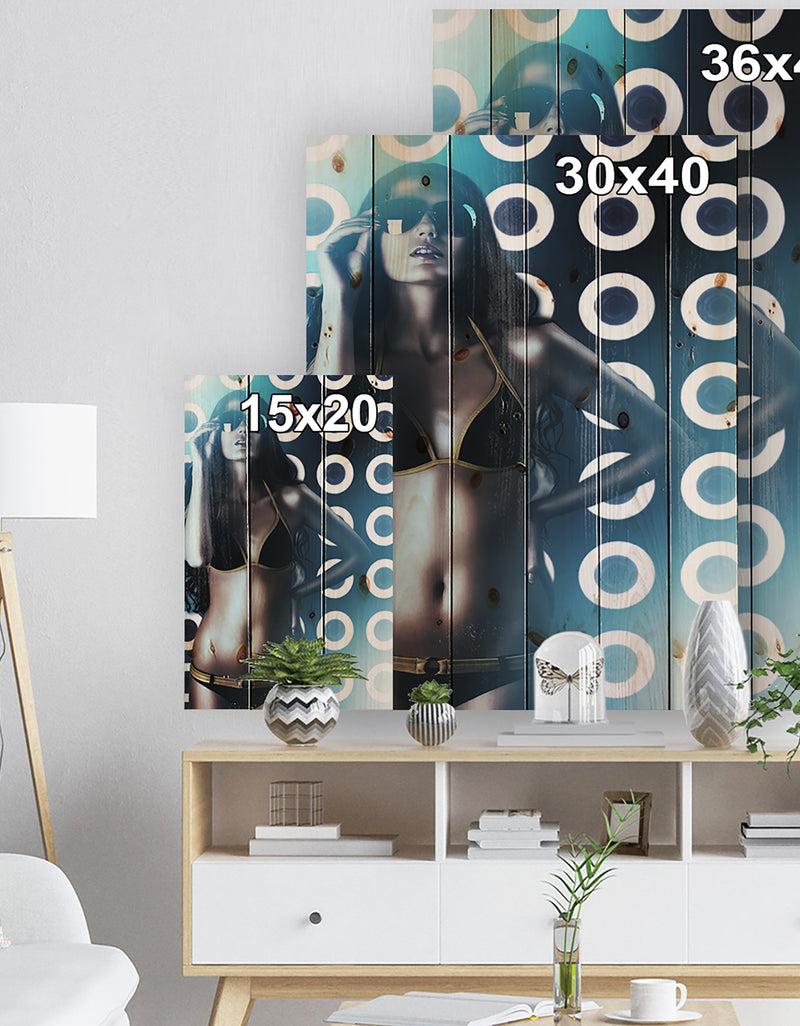 DesignQ Hot Woman In Sunglasses - Sensual Print On Natural Pine Wood