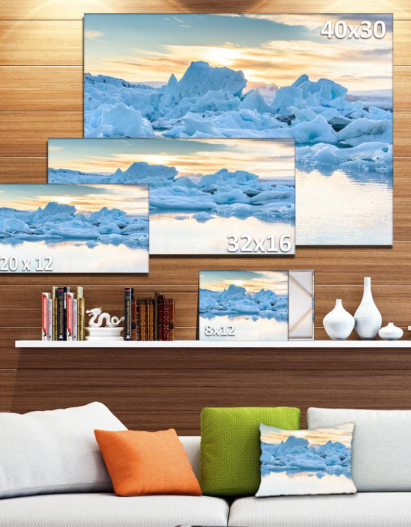 DesignQ Icebergs In Glacier Lagoon - Seashore Canvas Wall Artwork