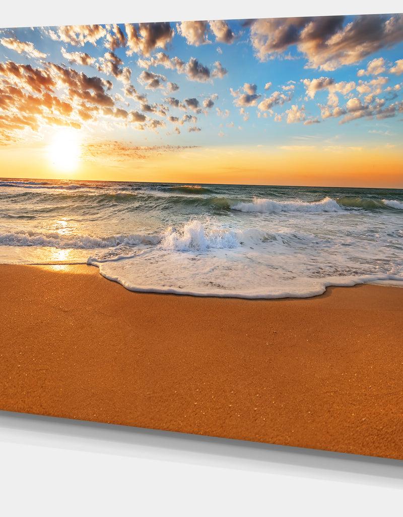 DesignQ Incredible Seashore Under Cloudy Sky - Seashore Canvas Wall Art