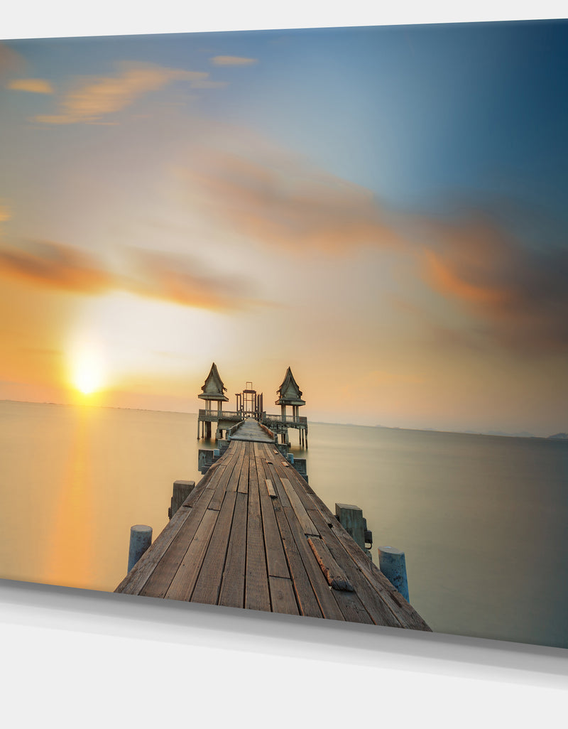 DesignQ Infinity Bridge Seascape Photography Canvas Art Print