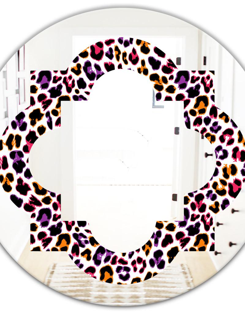 DesignQ Leopard Fur Safari VII - Modern Round Or Oval Wall Mirror - Quatrefoil
