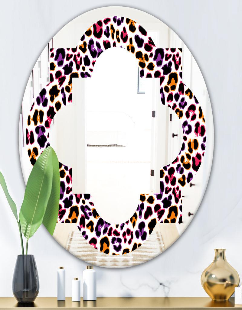 DesignQ Leopard Fur Safari VII - Modern Round Or Oval Wall Mirror - Quatrefoil