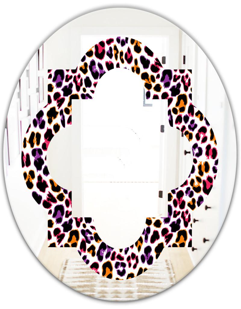 DesignQ Leopard Fur Safari VII - Modern Round Or Oval Wall Mirror - Quatrefoil