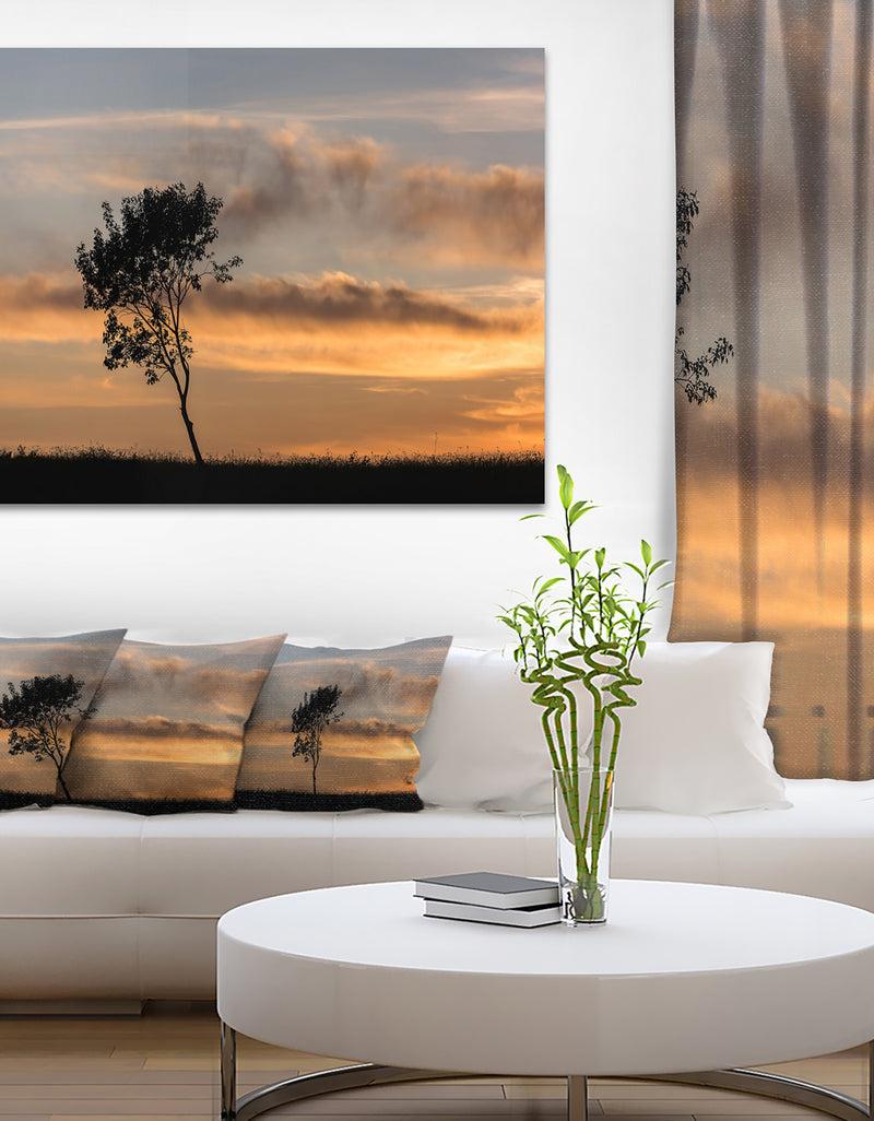 DesignQ Lonely Tree Silhouette Leftwards - Landscape Art Print Canvas