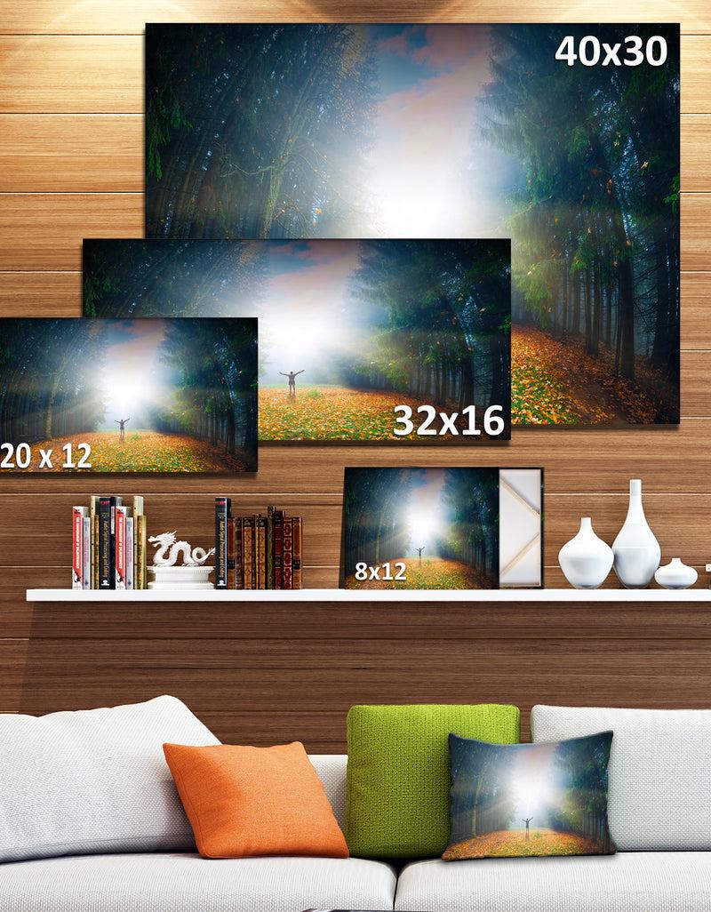 DesignQ Men And Bright Sunlight Panorama - Extra Large Landscape Canvas Art Print