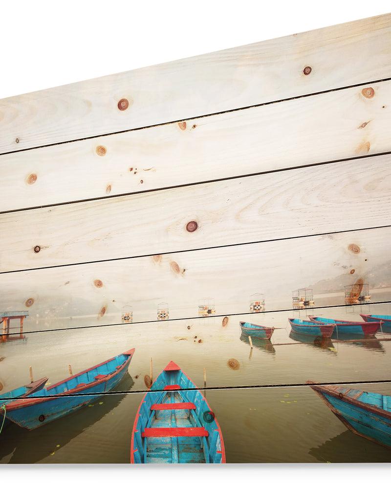 DesignQ Moving Boats In Mountain Lake - Boat Print On Natural Pine Wood