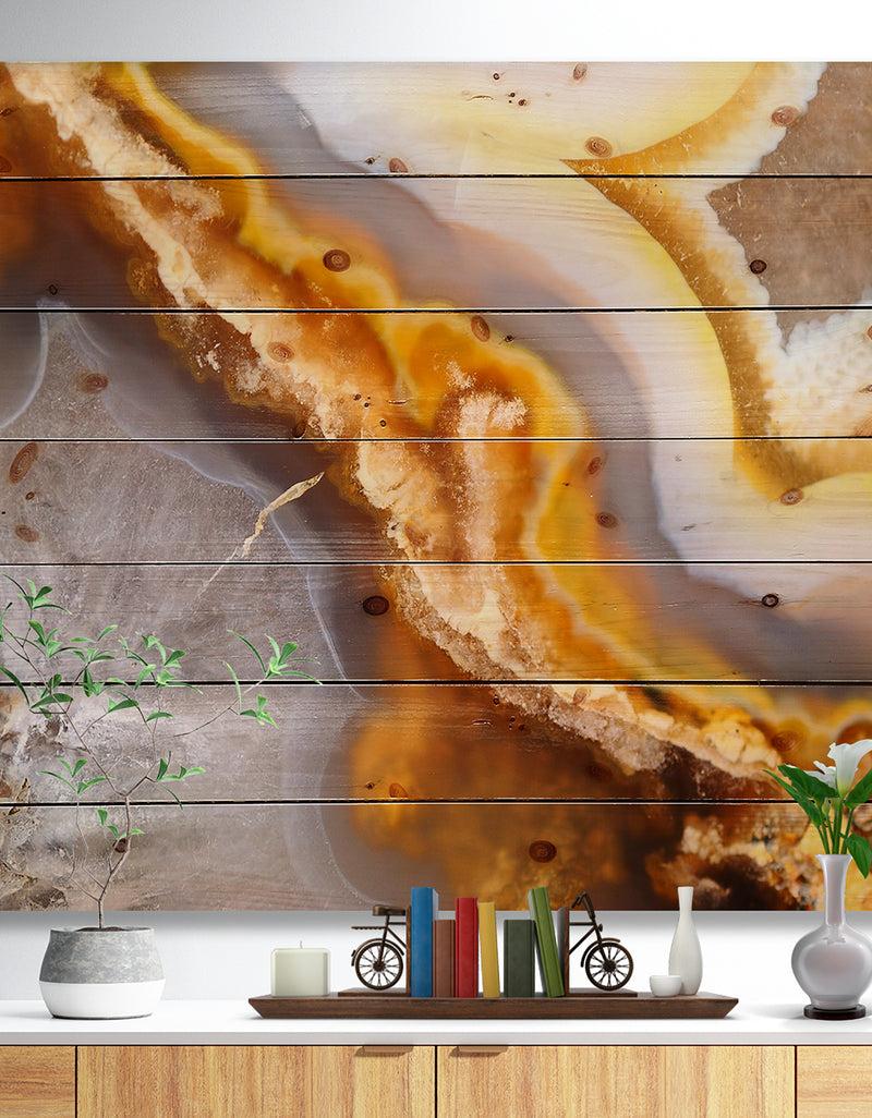 DesignQ Natural brown agate at crystals -Stone Print on Natural Pine Wood