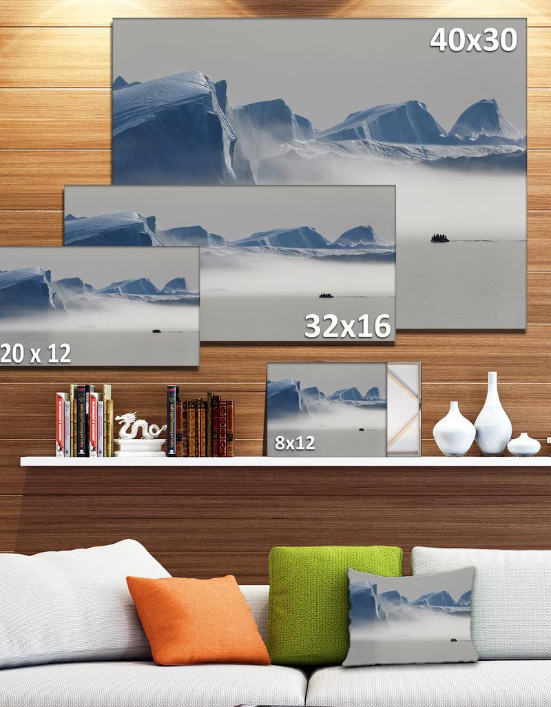 DesignQ Nature Of Greenland - Landscape Photo Canvas Print