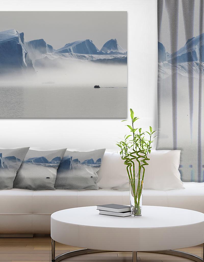 DesignQ Nature of Greenland - Landscape Photo Canvas Print