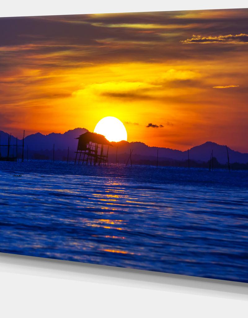 DesignQ Old Wooden Pavilion In Sea - Seascape Photo Canvas Print