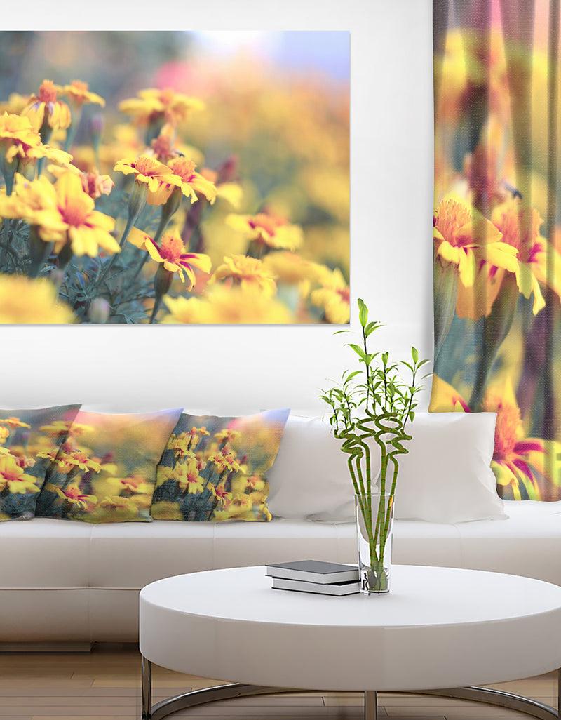 DesignQ Pale Yellow Marigold Flowers - Extra Large Floral Canvas Art