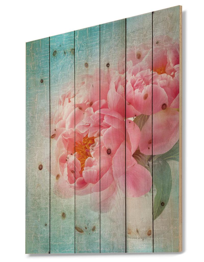 DesignQ Peony Flowers Merged To Blue - Floral Farmhouse Print On Natural Pine Wood