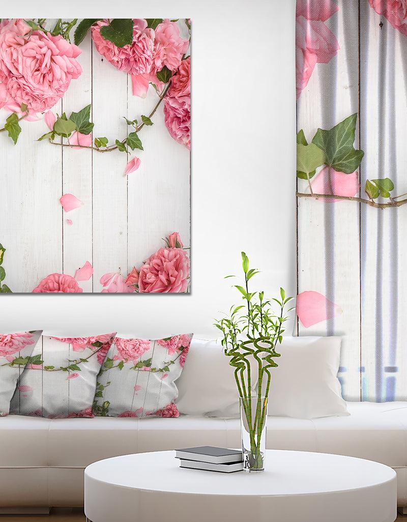 DesignQ Perfect Pink Rose flower on Wood - Floral photography on Wrapped Canvas