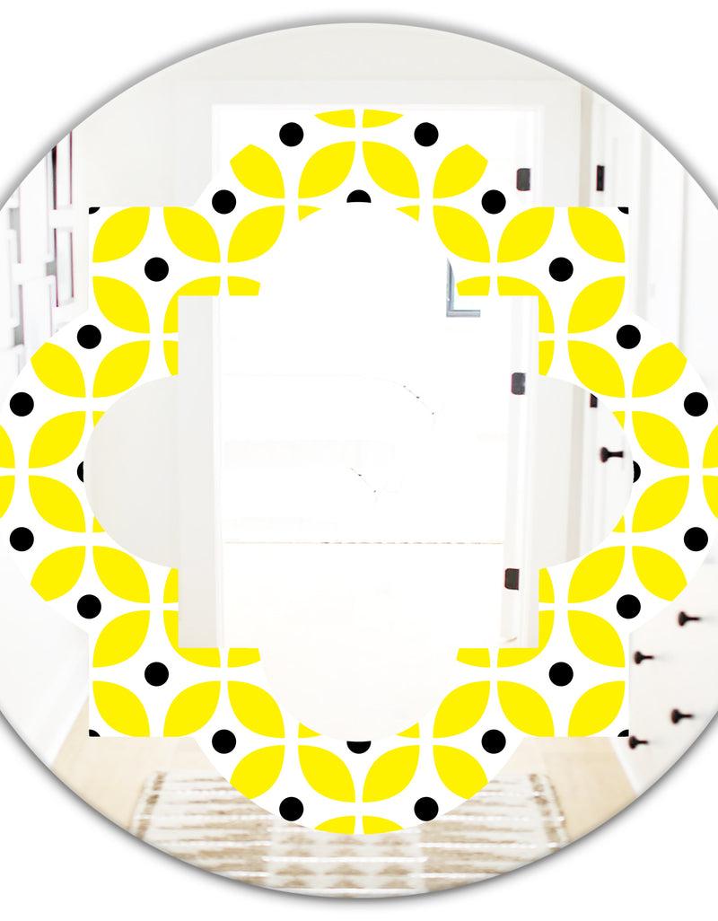 DesignQ Retro Geometric Design I - Modern Round Or Oval Wall Mirror - Quatrefoil