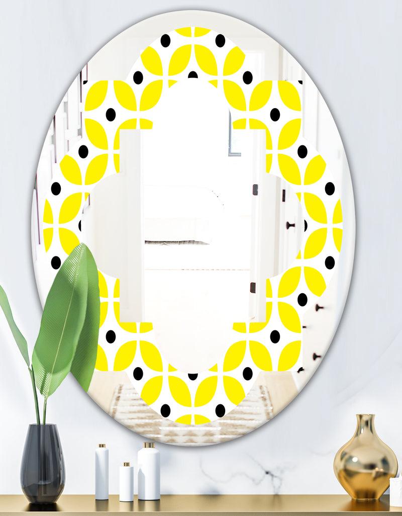 DesignQ Retro Geometric Design I - Modern Round Or Oval Wall Mirror - Quatrefoil