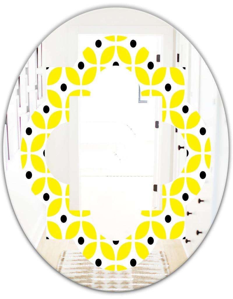 DesignQ Retro Geometric Design I - Modern Round Or Oval Wall Mirror - Quatrefoil