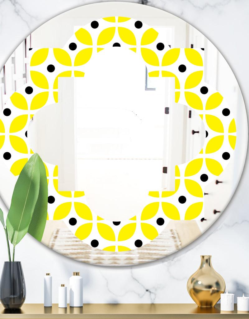 DesignQ Retro Geometric Design I - Modern Round or Oval Wall Mirror - Quatrefoil