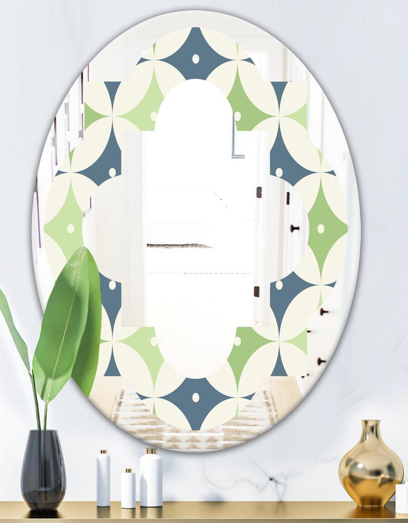 DesignQ Retro Geometric Design V - Modern Round Or Oval Wall Mirror - Quatrefoil