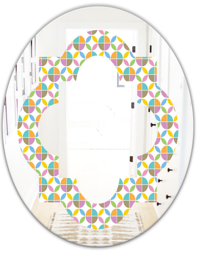 DesignQ Retro Geometric Design VIII - Modern Round Or Oval Wall Mirror - Quatrefoil