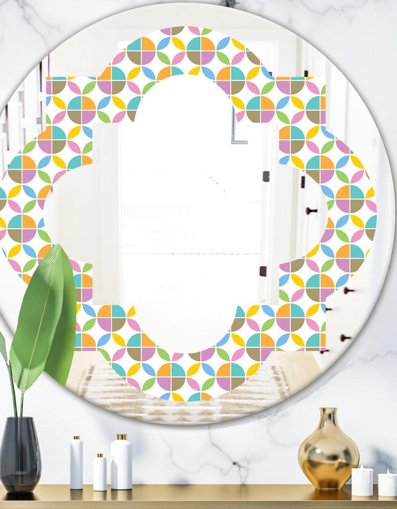 DesignQ Retro Geometric Design VIII - Modern Round or Oval Wall Mirror - Quatrefoil