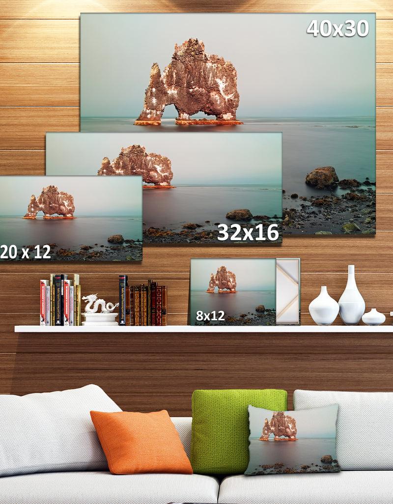 DesignQ Rock Sea Symbol In Iceland - Extra Large Seashore Canvas Art