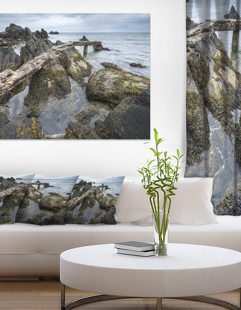 DesignQ Rocky North Ireland Seashore - Modern Seascape Canvas Artwork