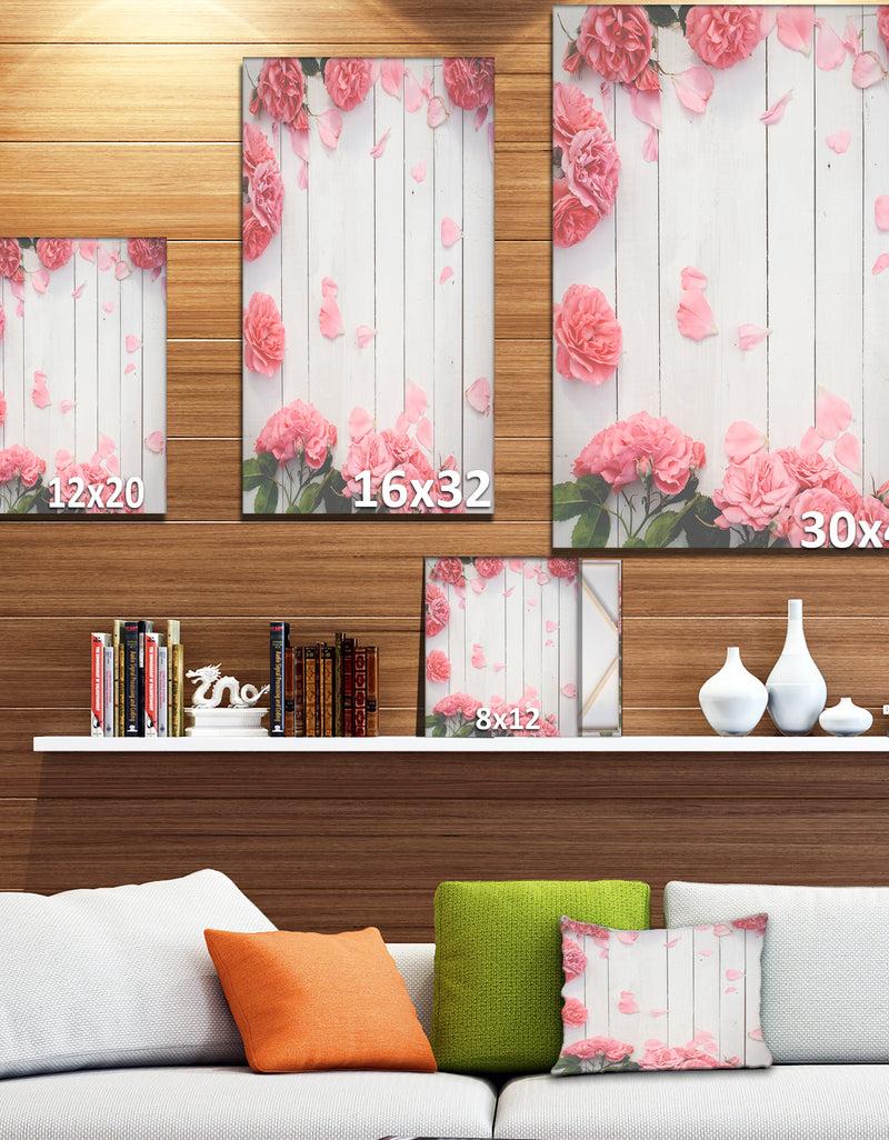 DesignQ Romantic Pink Roses In Boarder Style Pattern - Floral Photography On Wrapped Canvas