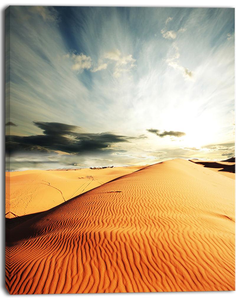 DesignQ Sahara Desert And Cloudy Sky - Oversized Landscape Canvas Art
