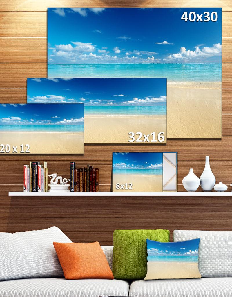 DesignQ Sand Of Beach In Calm Caribbean Shore - Modern Seascape Canvas Artwork