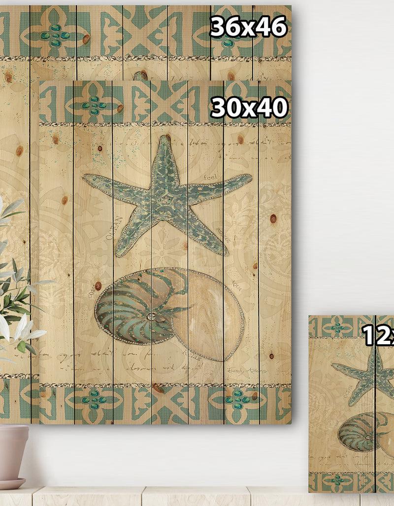 DesignQ Seastar And Blue Sea Shell I - Nautical & Coastal Print On Natural Pine Wood
