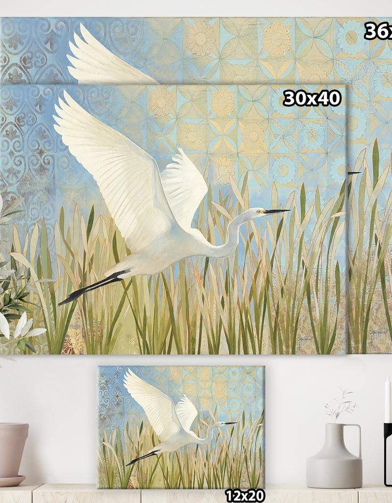 DesignQ Snowy Egret In Flight VII - Farmhouse Canvas Artwork
