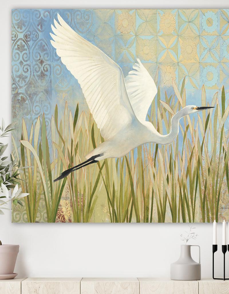 DesignQ Snowy Egret in Flight vII - Farmhouse Canvas Artwork