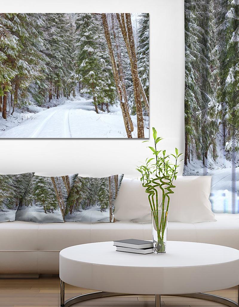 DesignQ Snowy Road in the Forest - Modern Landscpae Wall Art