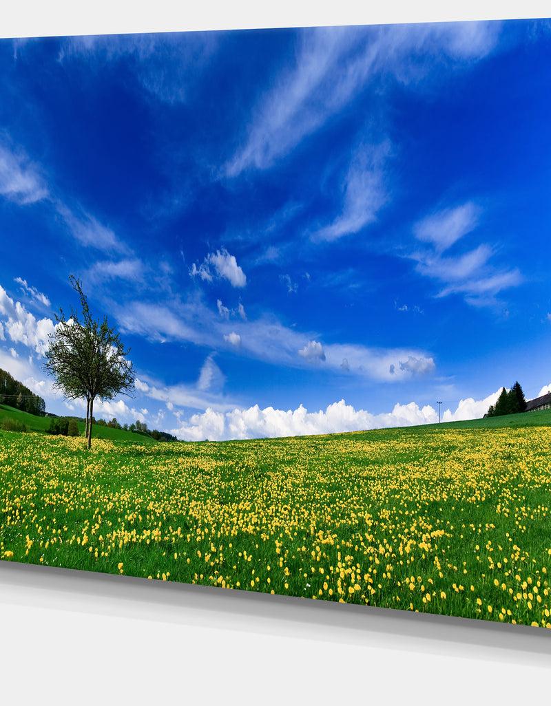 DesignQ Spring Landscape Green Fields - Landscape Canvas Wall Artwork