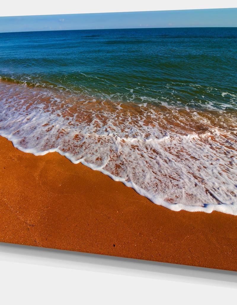 DesignQ Summer Beach With White Waves - Modern Beach Canvas Art Print