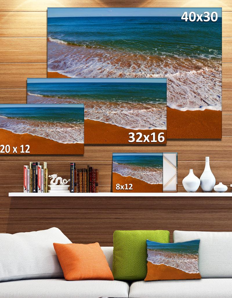 DesignQ Summer Beach With White Waves - Modern Beach Canvas Art Print