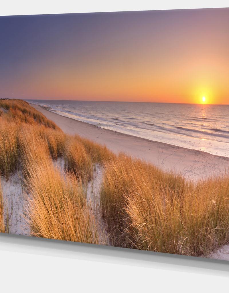 DesignQ Sunset On Texel Island Beach - Modern Seashore Canvas Wall Art