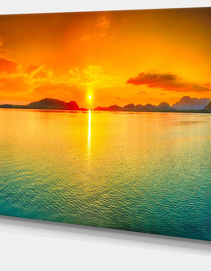 DesignQ Sunset Panorama - Photography Canvas Art Print