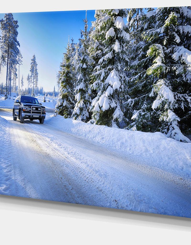 DesignQ SUV Car Though Snowy Winter - Landscape Canvas Wall Artwork