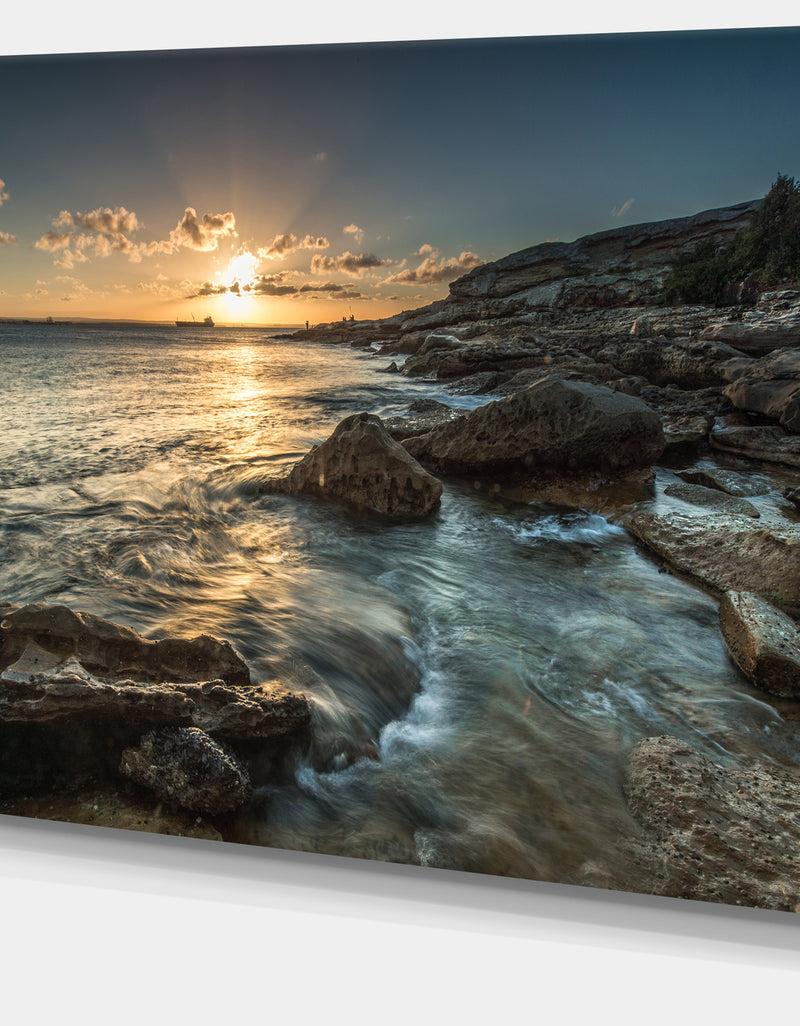 DesignQ Sydney Beach With Bright Sunset - Seashore Canvas Wall Artwork