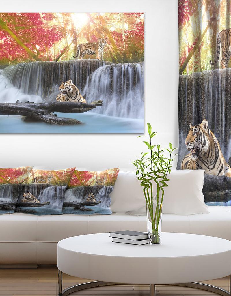 DesignQ Tiger in the Jungle - Photography Canvas Art Print